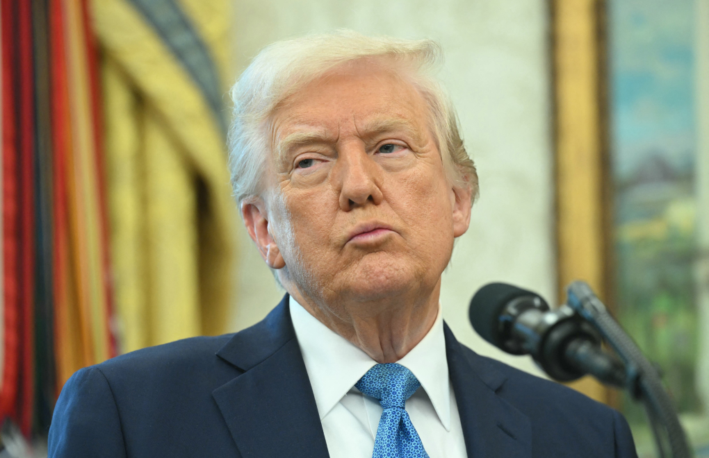 Tổng thống Donald Trump tại Nhà Trắng ngày 22/4. Ảnh: AFP