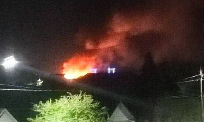 Hỏa hoạn được cho là tại tỉnh Bryansk sau đòn tập kích UAV của Ukraine. Ảnh: Telegram/opersvodki