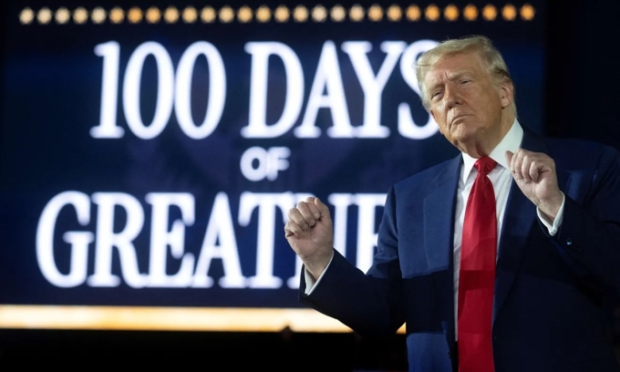 Tổng thống Donald Trump tại cuộc mít tinh kỷ niệm 100 ngày đầu nhiệm kỳ của ông tại thành phố Warren, bang Michigan, ngày 29/4. Ảnh: AFP