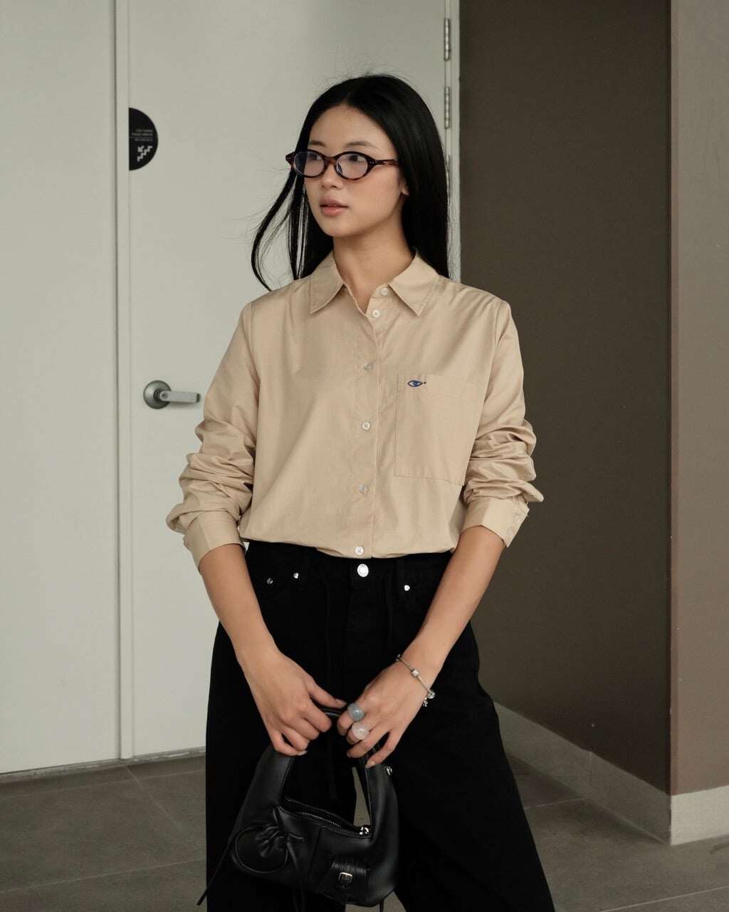 U40 không muốn bị gọi là amp;#34;bà côamp;#34;: Hãy bớt mặc đen trắng và xám, chuyển sang 4 màu này amp;#34;hackamp;#34; tuổi rõ rệt - 3