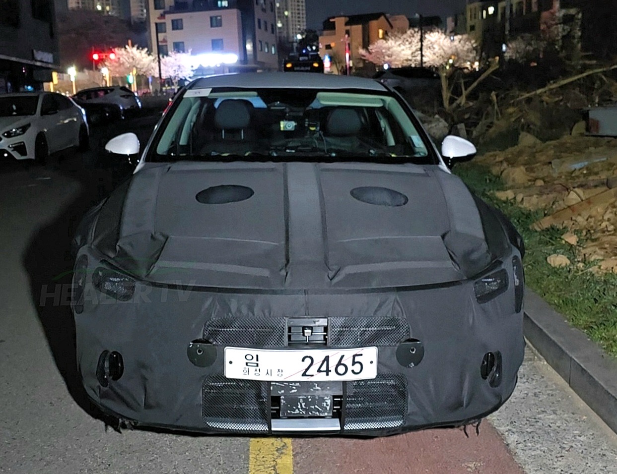 Kia K5 chốt lịch ra mắt bản nâng cấp lớn: Không chỉ thay đổi thiết kế mà còn thêm hybrid cạnh tranh Camry- Ảnh 3. Kia K5 chốt lịch ra mắt bản nâng cấp lớn: Không chỉ thay đổi thiết kế mà còn thêm hybrid cạnh tranh Camry- Ảnh 3.