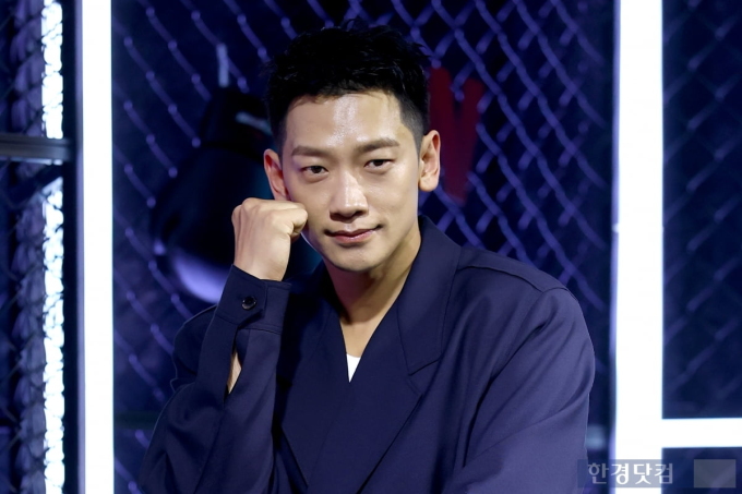 Bi Rain tại buổi họp báo ra mắt phim Bloodhounds 2 ở Seoul (Hàn Quốc) hôm 31/3. Ảnh: Hankyung