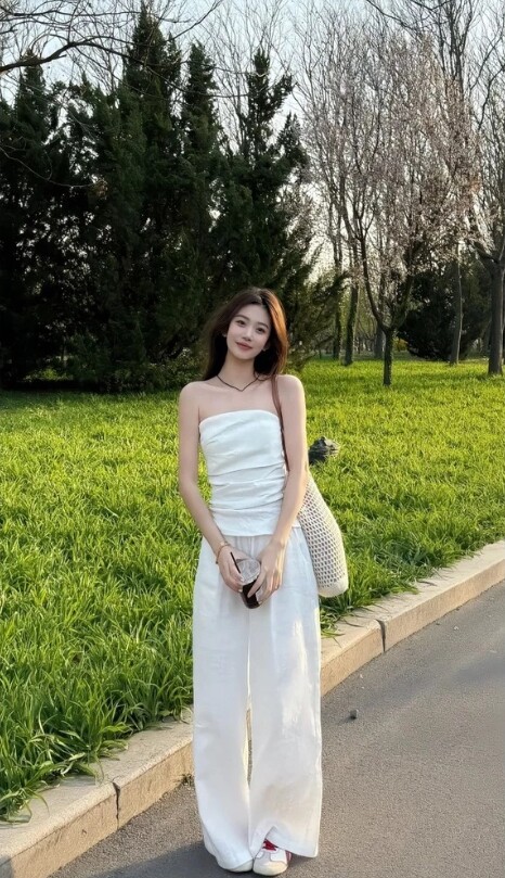 5 cách diện quần ống rộng khi đi du lịch giúp chị em amp;#34;hack dángamp;#34;, lên hình sống ảo cực đẹp - 13