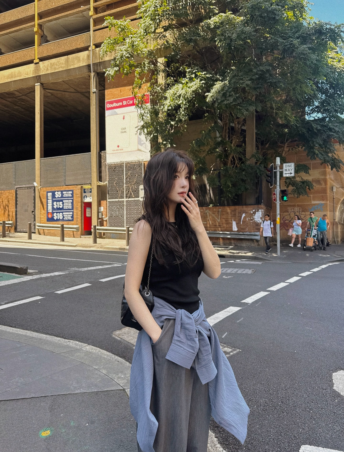 6 mẫu áo mát mẻ không thể thiếu trong mùa Hè, diện vào ngày nắng nóng đỉnh điểm lại càng hợp - 9