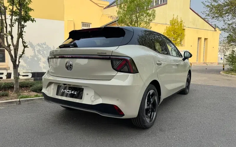 MG4 2026 ra mắt: Nhiều trang bị ít thấy trong phân khúc, trợ lý ảo, ghế massage, đỡ chân, chạy tới 530km/sạc- Ảnh 3.