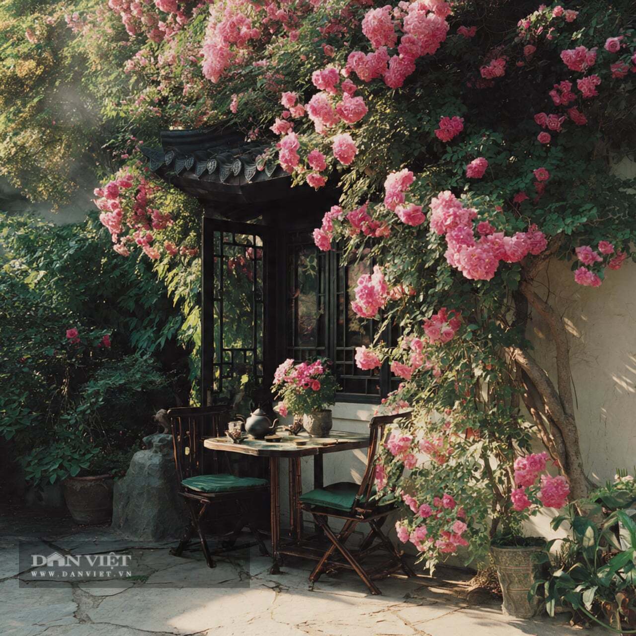 Theo người xưa, hoa hồng đỏ có thể thu hút năng lượng tích cực, thúc đẩy sự nghiệp.