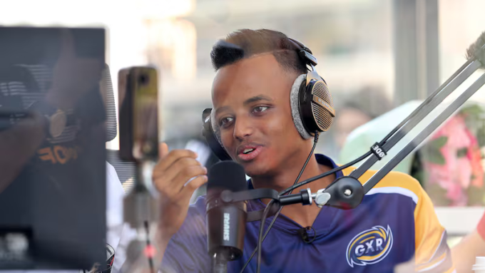 assan Suleiman Ahmed, 28 tuổi, chủ kênh YouTube AboFlah có 49 triệu người theo dõi. Ảnh: Nattional