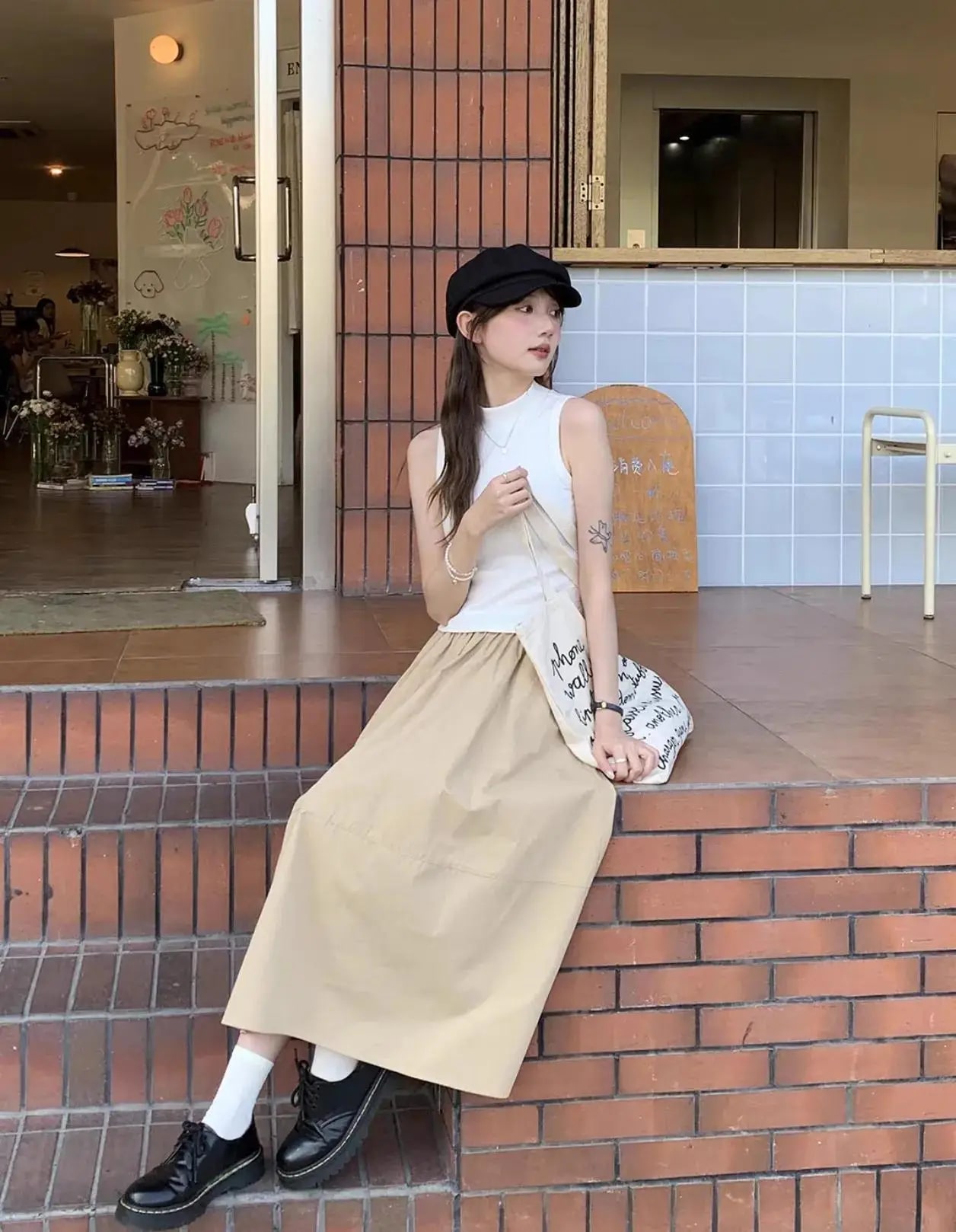 Năm nay mua váy cứ chọn 4 gam màu này, mặc lên là sang xịn, tôn dáng đỉnh cao lại chẳng lo lỗi mốt - 1