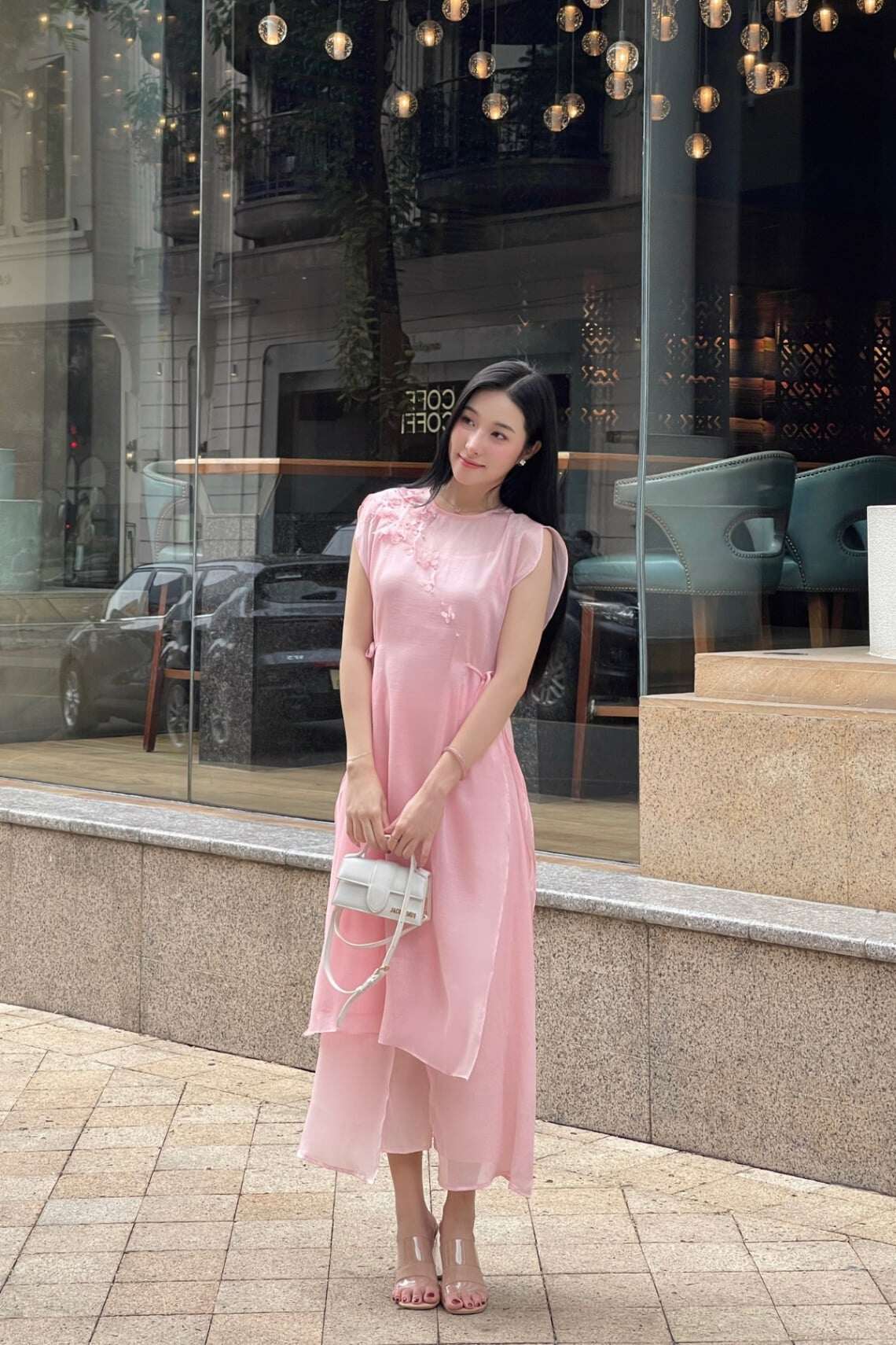 Năm nay mua váy cứ chọn 4 gam màu này, mặc lên là sang xịn, tôn dáng đỉnh cao lại chẳng lo lỗi mốt - 6