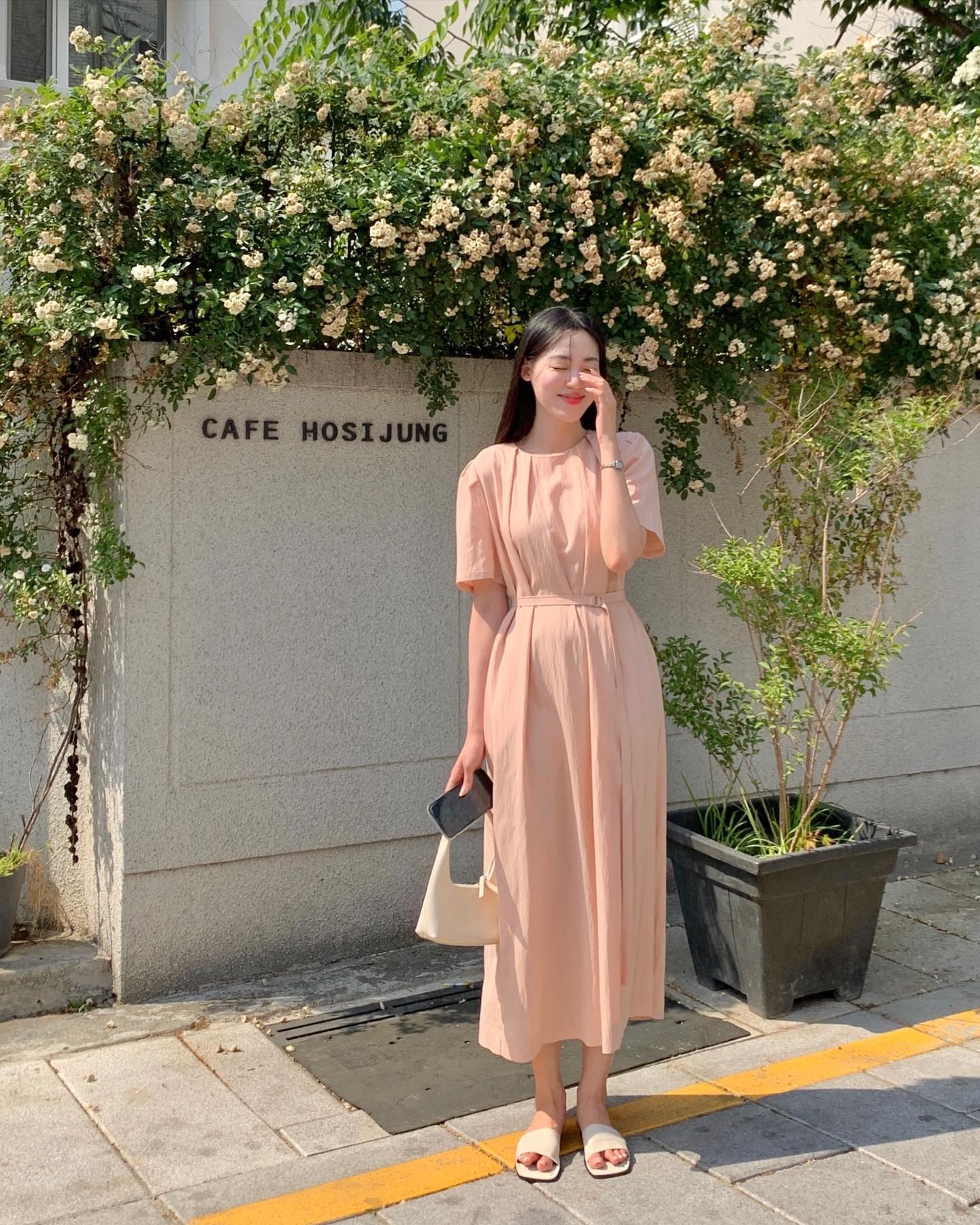 6 mẫu váy siêu nhẹ mát mặc lên amp;#34;như khôngamp;#34;, giúp nàng vượt qua mùa Hè oi bức vẫn xinh hết nấc - 14