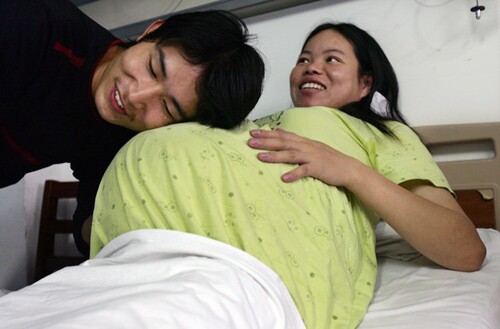 Hoá ra cô đang mang thai đôi 1 bánh nhau, 2 buồng ối - Ảnh minh hoạ.