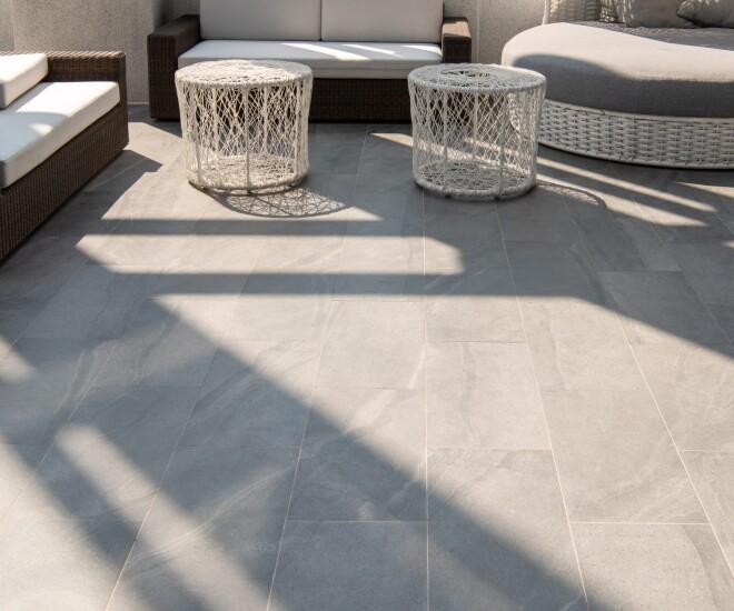 Không phải sàn gạch men hay sàn gỗ, ngày càng nhiều gia đình chọn 2 loại này vì ưu điểm khó cưỡng - 1