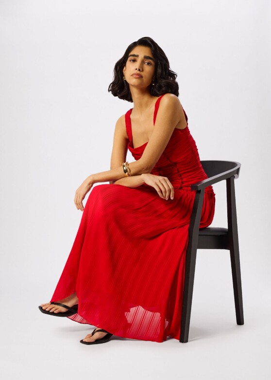 Tạm biệt đen, trắng và xám, đây là 6 gam màu tươi sáng được dự đoán amp;#34;làm mưa làm gióamp;#34; Hè 2026 - 12