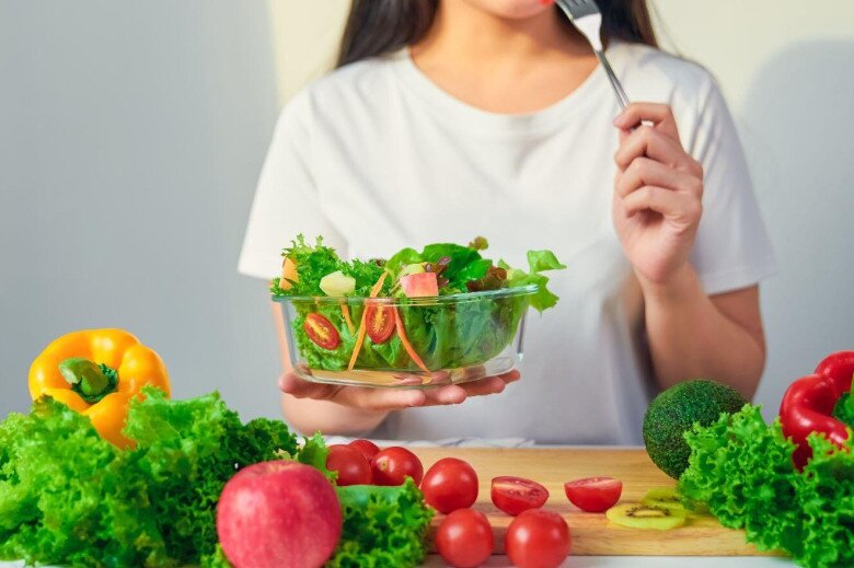 Rau củ quả và trái cây là không thể thiếu để cải thiện chất lượng trứng - Ảnh minh hoạ.