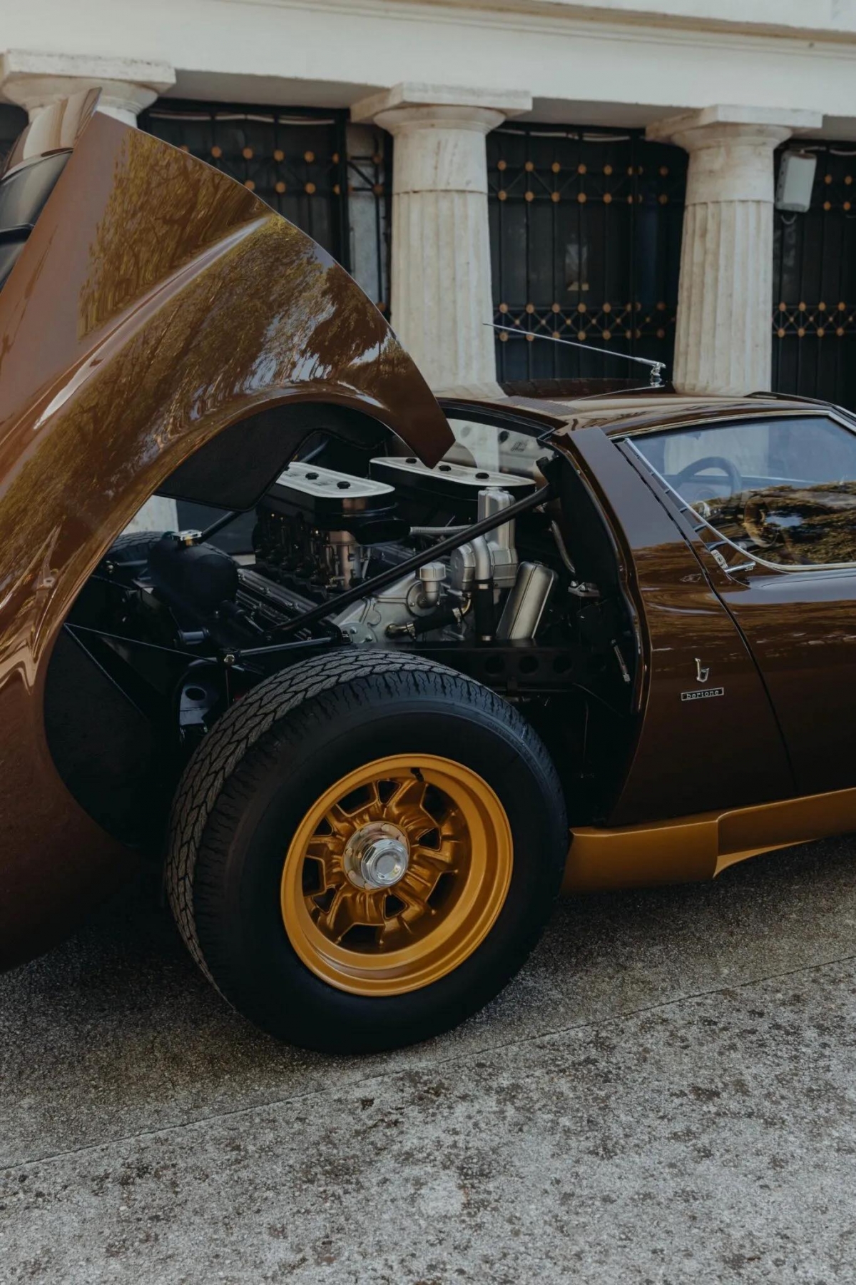 Lamborghini Miura SV phục chế trong 3 năm, tái hiện màu sơn nguyên bản độc đáo- Ảnh 4.