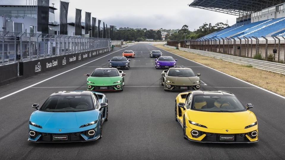 Lamborghini Miura SV phục chế trong 3 năm, tái hiện màu sơn nguyên bản độc đáo- Ảnh 10.