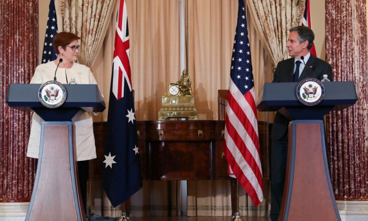 Ngoại trưởng Mỹ Antony Blinken (phải) và người đồng cấp Australia Marise Payne tại Washington hôm 13/5. Ảnh: AFP.