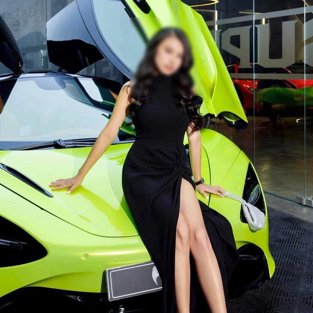 Chưa đầy nửa năm, 5 nữ đại gia Việt chi hàng chục tỷ đồng sắm siêu xe và xe sang, nhiều chị em chơi lớn mua xe tặng chồng - Ảnh 2.