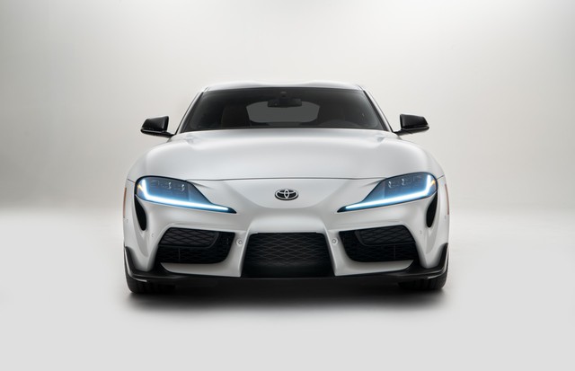 Toyota GR Supra chính thức giống đàn em Vios vì... có bản số sàn - Ảnh 1.