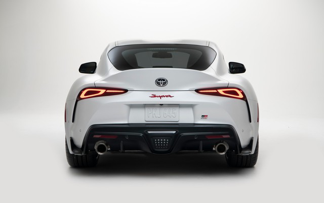 Toyota GR Supra chính thức giống đàn em Vios vì... có bản số sàn - Ảnh 6.