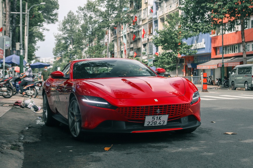 Ông Đặng Lê Nguyên Vũ là chủ nhân của siêu xe Ferrari Roma màu đỏ độc nhất Việt Nam, giá khoảng 20 tỷ đồng - Ảnh 3.