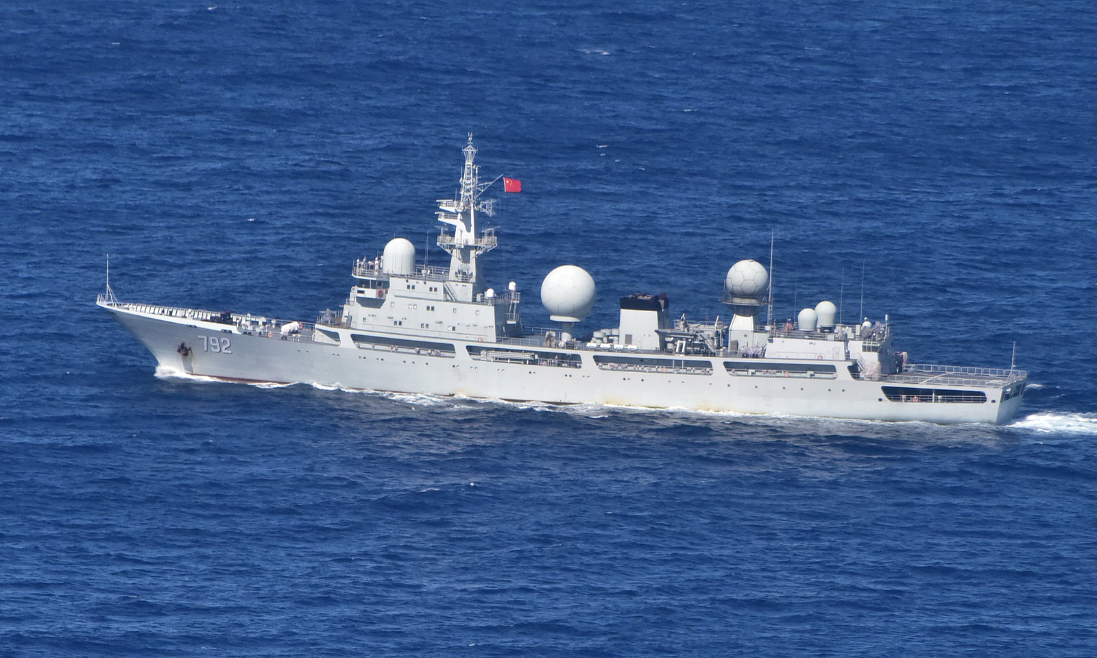 Trinh sát hạm Hải Vương Tinh của Trung Quốc ở ngoài khơi bờ biển phía tây Australia ngày 15/5. Ảnh: BQP Australia.
