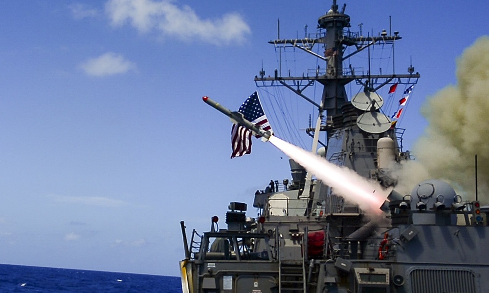 Tên lửa chống hạm Harpoon được phóng từ khu trục hạm USS Fitzgerald của Mỹ trong cuộc tập trận tháng 3/2016 gần đảo Guam phía nam Thái Bình Dương. Ảnh: Hải quân Mỹ.