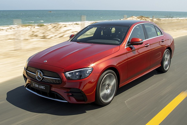 Mercedes-Benz E-Class 2022 nâng cấp loạt trang bị tại Việt Nam, tăng giá gần 180 triệu nhưng vẫn được giảm trước bạ cả trăm triệu đấu BMW 5-Series - Ảnh 3.