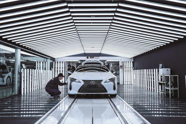 Bảo hiểm Lexus ra mắt tính năng cứu trợ trên đường 24/7 dành riêng cho khách hàng - Ảnh 1.