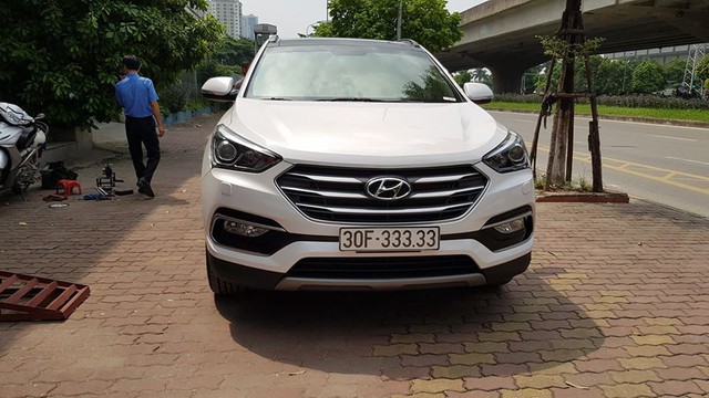 7 chiếc Hyundai Santa Fe tăng giá vài lần nhờ biển khủng: Chiếc đắt nhất được chào 3,7 tỷ đồng - Ảnh 4.