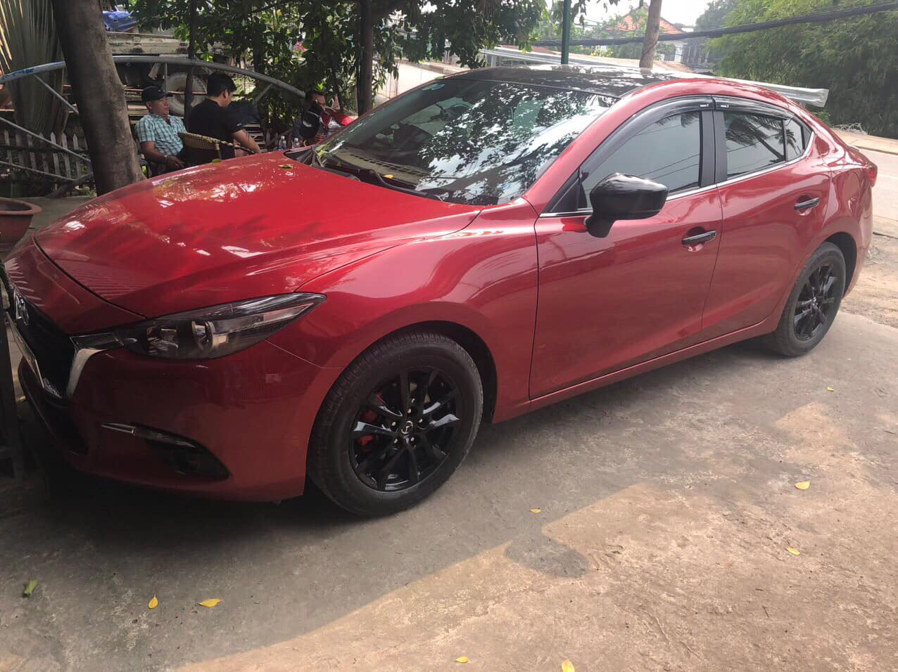 Mazda3 đời cũ bán 1,3 tỷ, đắt hơn 2,5 lần so với thị trường chỉ nhờ một chi tiết - Ảnh 2.