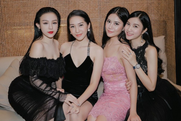 Bộ tứ hot girl Hà thành: Người ở biệt thự 80 tỷ, người lấy ca sĩ nổi tiếng, sinh nhiều con vẫn trông như amp;#34;gái sonamp;#34; - 4