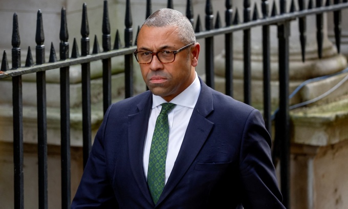 Bộ trưởng Nội vụ Anh James Cleverly tại London hồi tháng 10/2022. Ảnh: Reuters