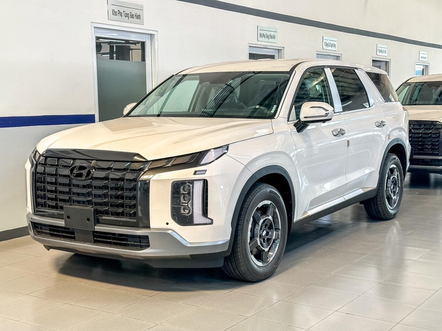 Ford Explorer tăng giá 100 triệu đồng, tỏ rõ sự hụt hơi trước Hyundai Palisade - Ảnh 3.