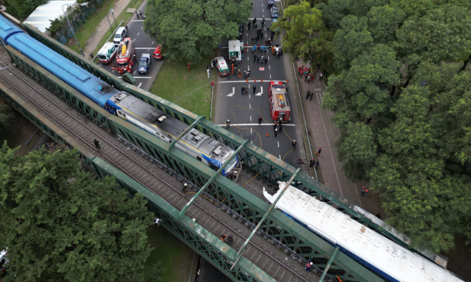Hiện trường vụ tai nạn tàu hỏa ở Buenos Aires, Argentina ngày 10/5. Ảnh: AFP