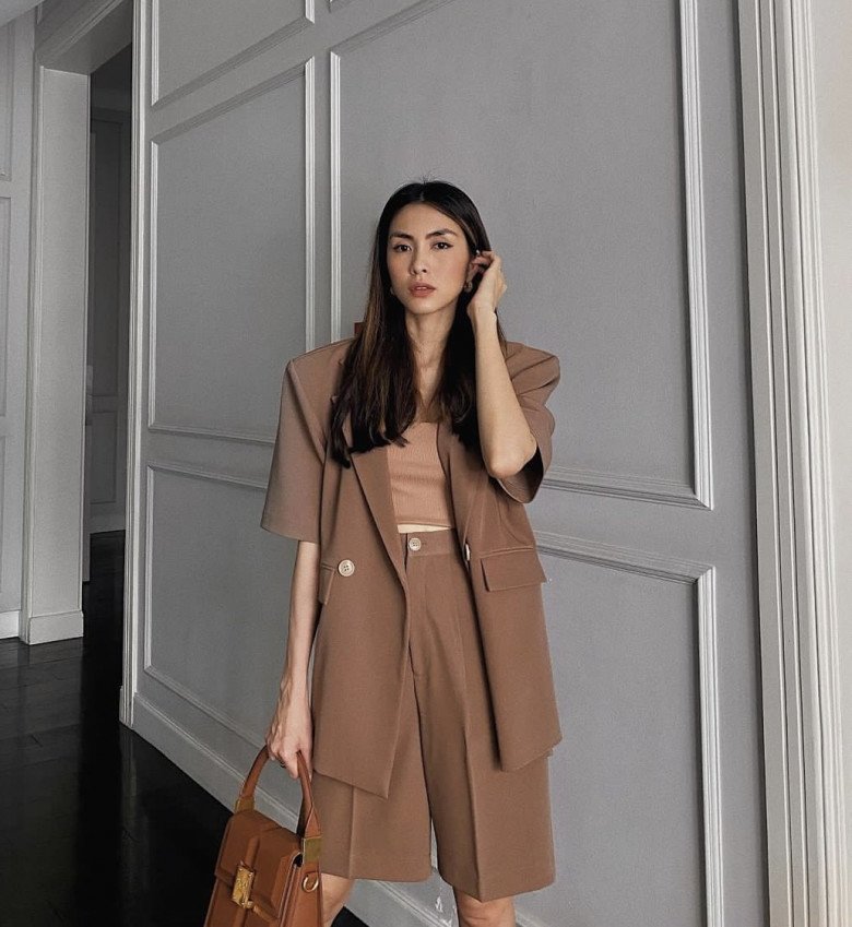 Tăng Thanh Hà là mỹ nhân đi đầu trong xu hướng quiet luxury với quần short dài + blazer. 