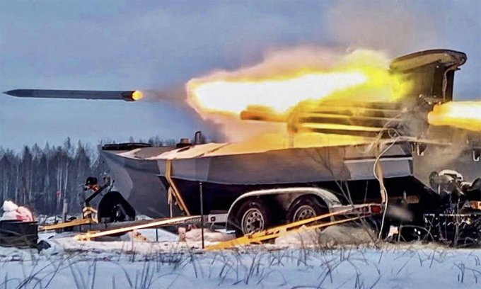 Xuồng tự sát Sea Baby của Ukraine phóng thử rocket của tổ hợp BM-21 Grad. Ảnh: SBU