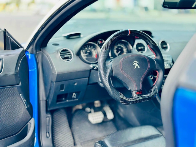 Hàng hiếm Peugeot RCZ được chào giá 639 triệu đồng: Chủ cũ độ nhiều đồ chơi, người bán khẳng định ‘máy số êm ái’- Ảnh 8.