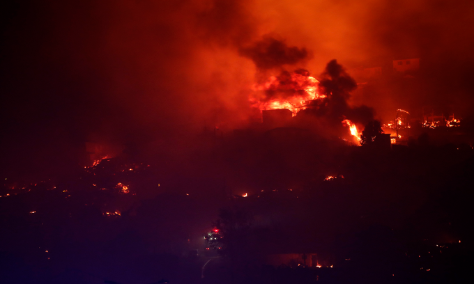 Một đám cháy tại Vina del Mar hồi tháng 2. Ảnh: AFP