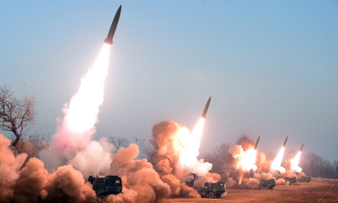 Loạt tên lửa đạn đạo được Triều Tiên phóng trong cuộc diễn tập hồi tháng 3/2023. Ảnh: KCNA