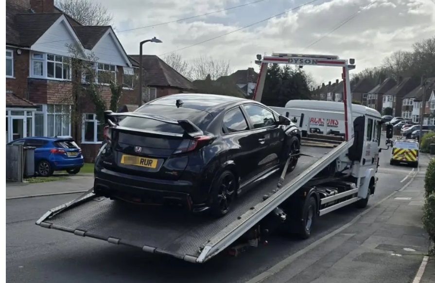 Chiếc xe của Valentine bị mất trộm được chính anh mua lại. Ảnh: @ewan_valentine