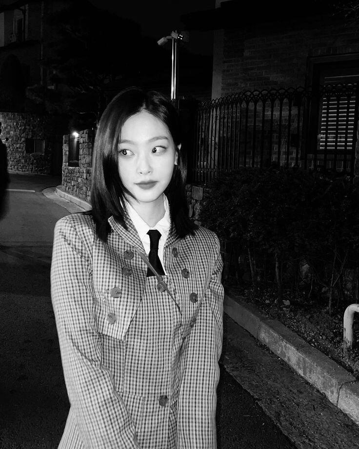 Thậm chí, một số fan còn lập tài khoản fanpage riêng để chia sẻ những khoảnh khắc đẹp của nữ diễn viên, cho thấy sức hút ngày càng tăng của cô nàng.