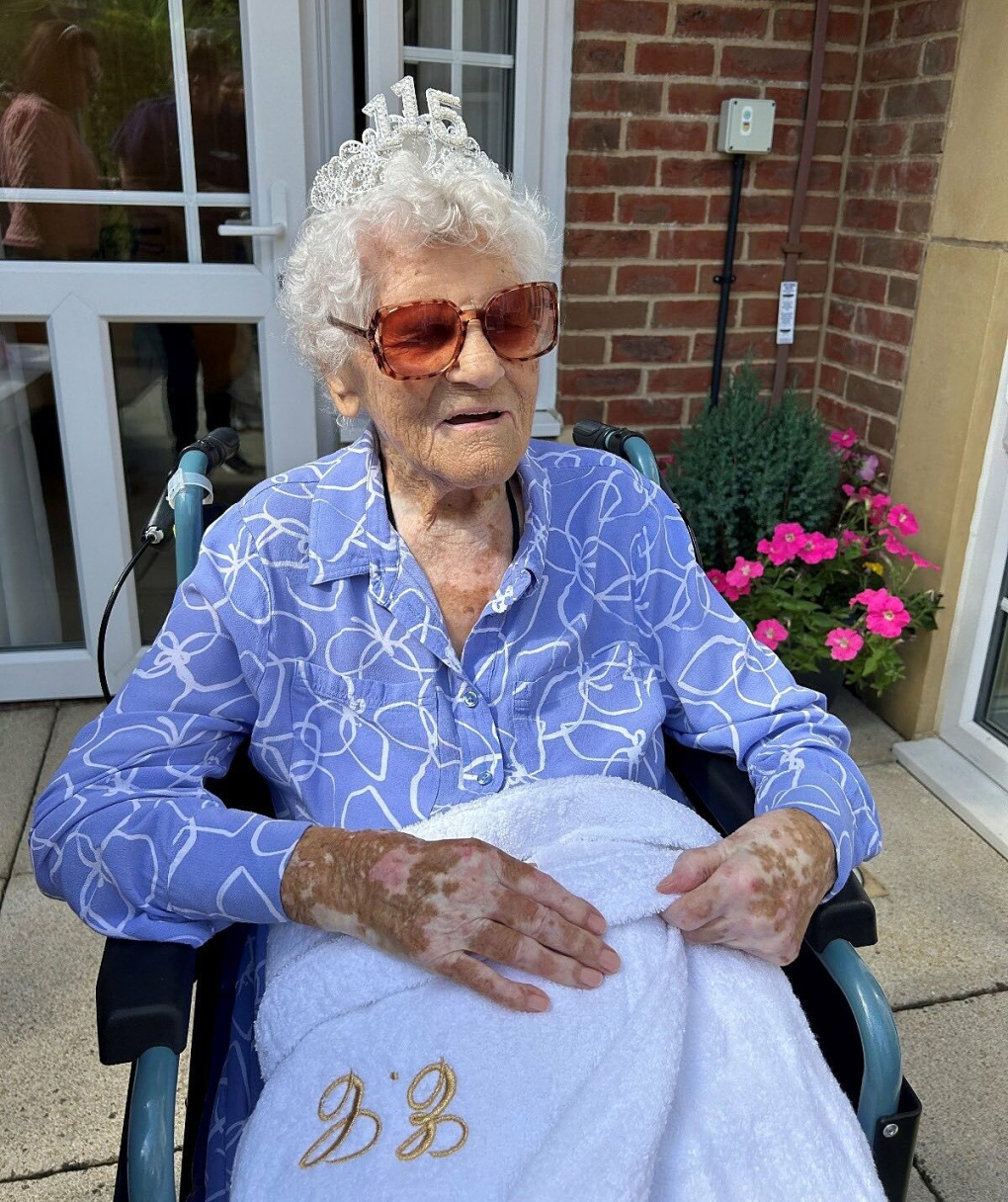 Cụ bà Ethel Caterham trong bức ảnh được chia sẻ ngày 1/5. Ảnh: Facebook/Hallmark Lakeview Luxury Care Home