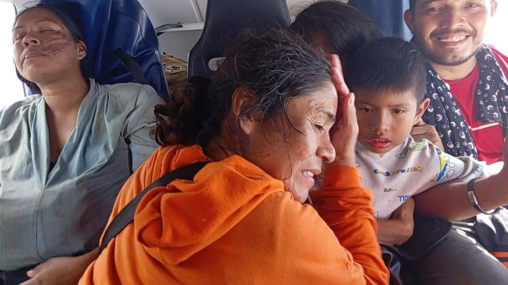 Những người sống sót trên trực thăng cứu nạn ngày 3/5. Video: BQP Bolivia