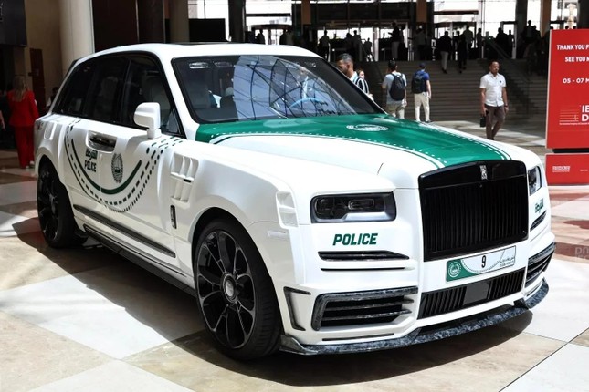 Dubai sử dụng Rolls-Royce Cullinan làm xe cảnh sát- Ảnh 2.