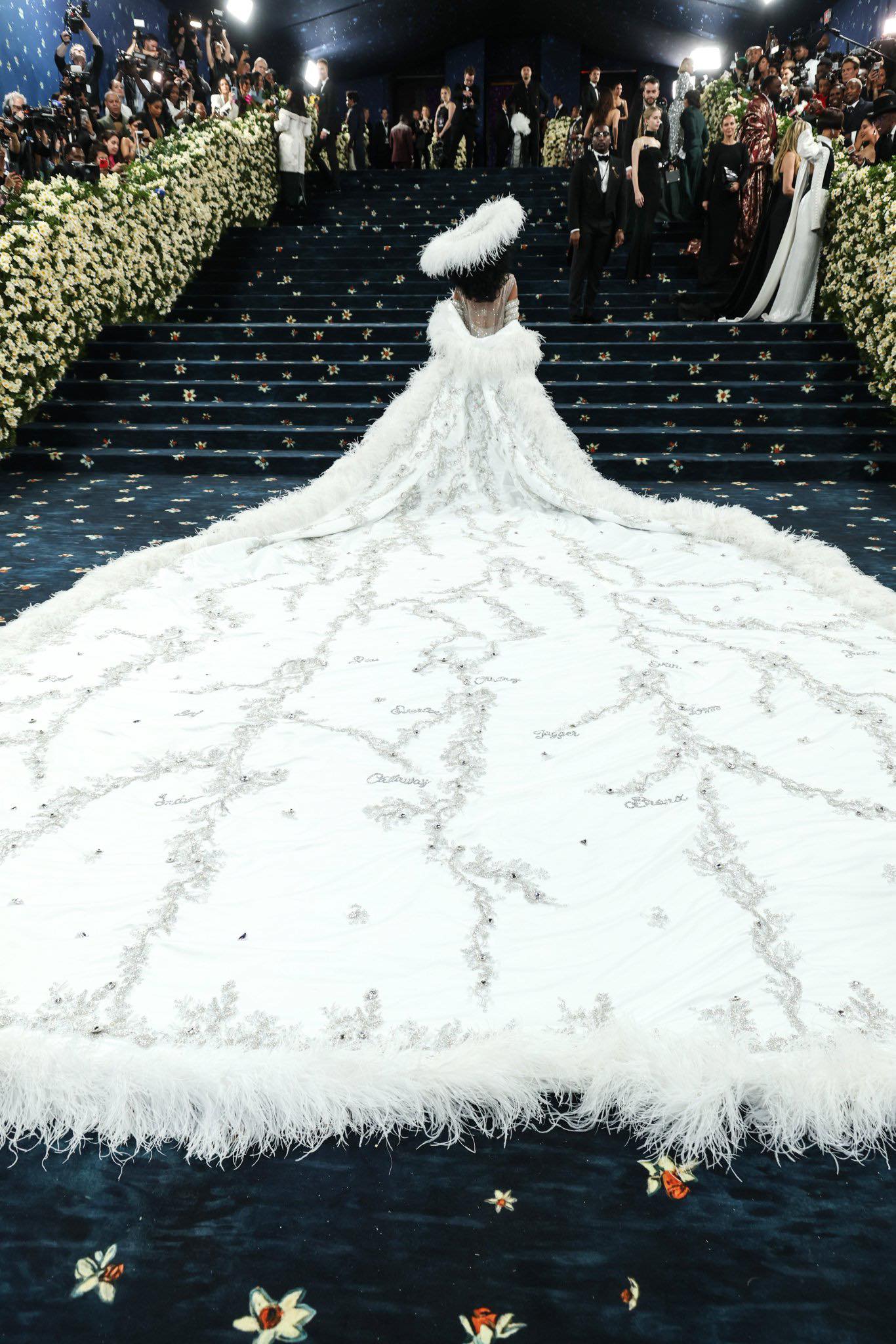 Chủ nhân khung hình “tuyệt đối điện ảnh” tại Met Gala: Người tạo nên ông hoàng Michael Jackson, khen 1 câu đưa em út BTS lên hàng popstar- Ảnh 5.