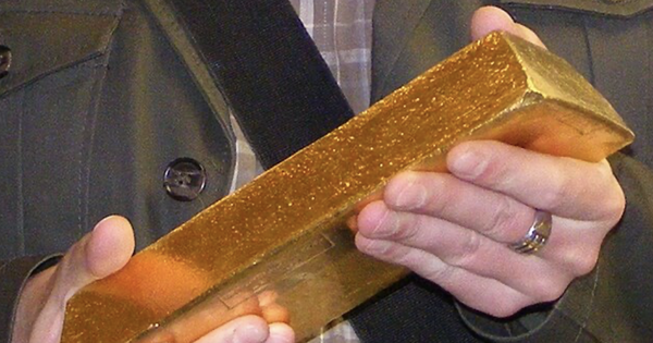 Phát hiện số vàng trị giá gần 2.000 tỷ đồng trong gara ô tô của một căn nhà phố- Ảnh 1. Phát hiện số vàng trị giá gần 2.000 tỷ đồng trong gara ô tô của một căn nhà phố- Ảnh 1.