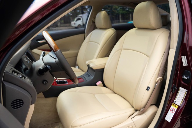 Lexus ES gần 20 năm tuổi vẫn có giá hơn 400 triệu: Chạy 140.000km, nội thất còn đẹp, ngoại thất nhuốm màu thời gian- Ảnh 13. Lexus ES gần 20 năm tuổi vẫn có giá hơn 400 triệu: Chạy 140.000km, nội thất còn đẹp, ngoại thất nhuốm màu thời gian- Ảnh 13.