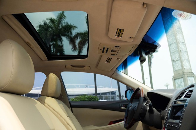 Lexus ES gần 20 năm tuổi vẫn có giá hơn 400 triệu: Chạy 140.000km, nội thất còn đẹp, ngoại thất nhuốm màu thời gian- Ảnh 15. Lexus ES gần 20 năm tuổi vẫn có giá hơn 400 triệu: Chạy 140.000km, nội thất còn đẹp, ngoại thất nhuốm màu thời gian- Ảnh 15.