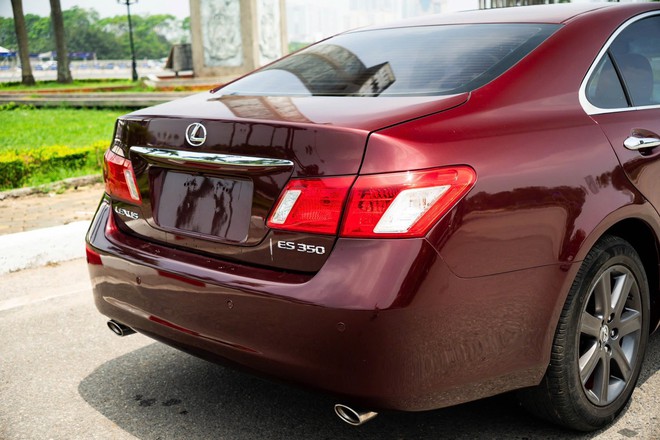 Lexus ES gần 20 năm tuổi vẫn có giá hơn 400 triệu: Chạy 140.000km, nội thất còn đẹp, ngoại thất nhuốm màu thời gian- Ảnh 6. Lexus ES gần 20 năm tuổi vẫn có giá hơn 400 triệu: Chạy 140.000km, nội thất còn đẹp, ngoại thất nhuốm màu thời gian- Ảnh 6.